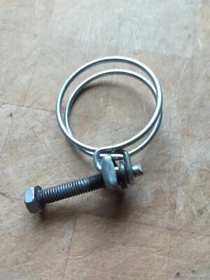 Nissan Datsun abrazadera freno embrague depósito 240z 260z roadster 510 Sunny Cherry Foto 1 de 2