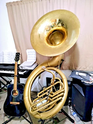 Sousáfono BBb de latón serie Weril J470 Foto 1 de 4