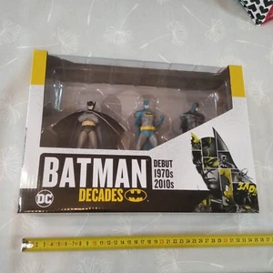BATMAN decades - EAGLEMOSS DC HERO coffret collector 3 figurines + 3 livrets - Foto 1 di 5