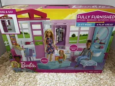 Mattel Barbie Close & Go Casa Completamente Amueblada Cocina Dormitorio Baño y Piscina Foto 1 de 4