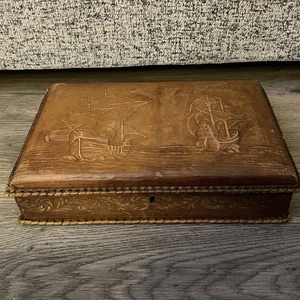 Vintage Ornate(Sailing Ships) Latched Leaver Covered Trinket/Jewellery Box Felt - Picture 1 of 9