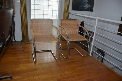2 Mies van der Rohe chairs 700.00 Cover