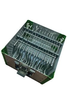 Juego de 15 pinzas para artroscopia con caja de aluminio de esterilización A+ - Imagen 1 de 5
