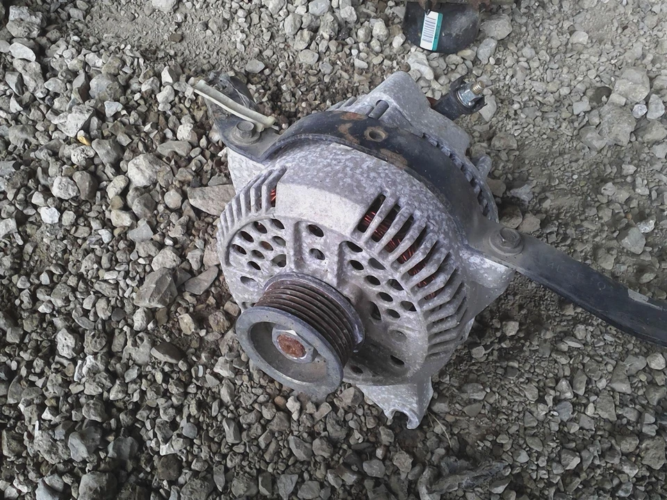 Alternador Ford F250 F350 F450 Super Duty 2005-2008 motor de gasolina 115 amperios OEM Foto 1 de 1