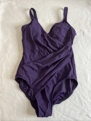 Traje milagroso para mujer L? Traje de baño sujetador acolchado de una pieza con frente cruzado púrpura Foto 1 de 4