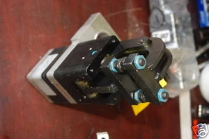 Norgren GL700J11M61X5PT5 or GL700J11FM61X5PT5 Large Pnumatic Gripper NEW - Picture 1 of 5