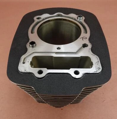 Jarra de cilindro de motor trasero Victory Vegas 2009 03-17 Foto 1 de 4