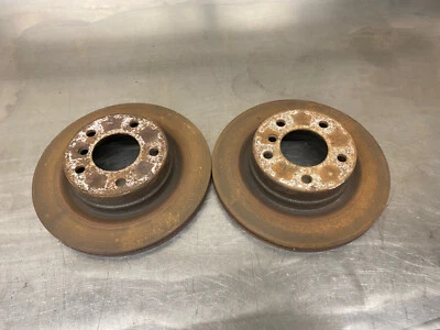 Par de discos de freno ventilados rueda trasera bmw serie 1 e87 118d 300 x 20 mm Foto 1 de 4