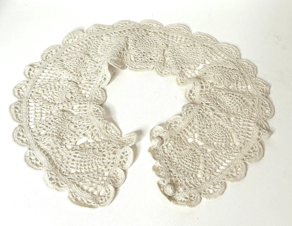 De colección Peking Handicrafts Inc. "Annie" 100% Algodón Crochet Encaje Cuello 20” Largo Foto 1 de 4