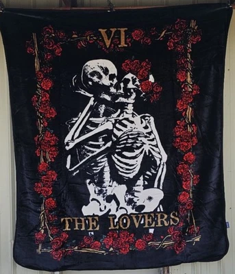 SKELETON KISSING ROSES FLOWERS VI THE LOVERS HORROR QUEEN BLANKET BEDSPREAD  - Image 1 of 2