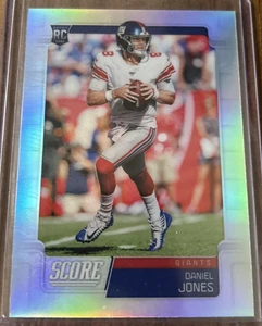 2019 Chronicles Score Daniel Jones Rookie Silver Prizm RC - Giants/ Colts - Bild 1 von 2