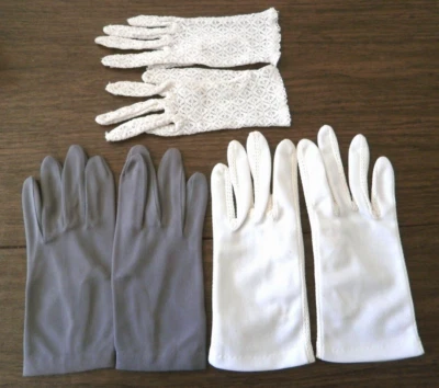 Lote DE COLECCIÓN de 3 guantes cortos blancos, de encaje elástico, grises para dama, talla 61/2 años 60 en muy buena condición Foto 1 de 4