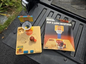 Vintage Hop-a-long Hoopster Basketball Spiel von Tomy mit Box Aufzieh Basketball  - Bild 1 von 12