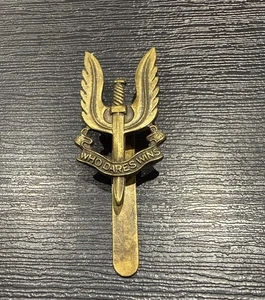 Wer wagt gewinnt Special Air Service SAS Mützenabzeichen Messing mit Schieber R2 - Bild 1 von 3