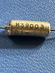 CSR13F685KM/M39003/01-2304 TAPA POLARIZADA 6.8uf 35v 10% (1 POR LOTE) - Imagen 1 de 5