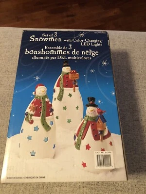 Muñecos de nieve con luces LED que cambian de color - Juego de 3 muñecos de nieve de porcelana cerámica Foto 1 de 3