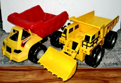 TONKA TRUCKS 2000 MIGHTY MOTORIZED & 2002 DUMP TRUCK **USED** - Image 1 of 4