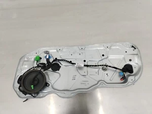 VOLVO C30 RIGHT FRONT WINDOW REGULATOR WINDER 3 Door Hatchback 8679979-RH 06-13 - Picture 1 of 10