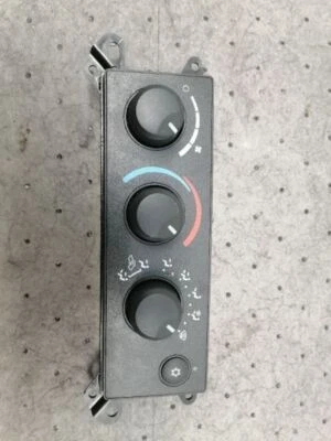 Контроль температуры переменного тока подходит для 07–08 MITSUBISHI RAIDER 1321802 - Изображение 1 из 4