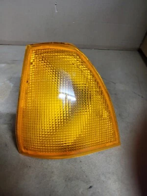Blinker vorne links Audi 100 Typ 43 C2 431953049A unbenutzt  - Immagine 1 di 3