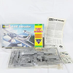 Revell A-6E Intruder Flugzeug Modellbausatz (gf) - Bild 1 von 4