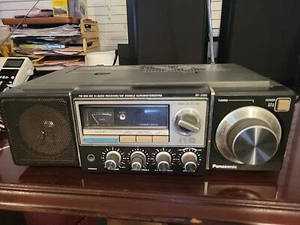 Ricevitore radio vintage Panasonic RF-3100 FM AM SW 31 bande funzionante - Foto 1 di 6