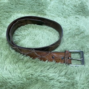Western Belt Men's Full Grain Leather No Buckle Cowboy Rodeo Worn Belt - Picture 1 of 7