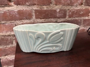 Vintage Green Brush Pottery Flower Pot Tulip Design 402 - Picture 1 of 3