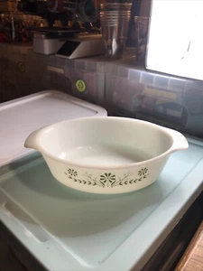 Vintage Glasbake Avocado Green Daisy Casserole 2 QT  #433 No Lid - Picture 1 of 5