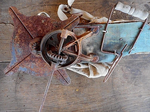 Steampunk Gears Antique Rustic Farmhouse Farm Seeder Sower Spreader Tool Crank Cover