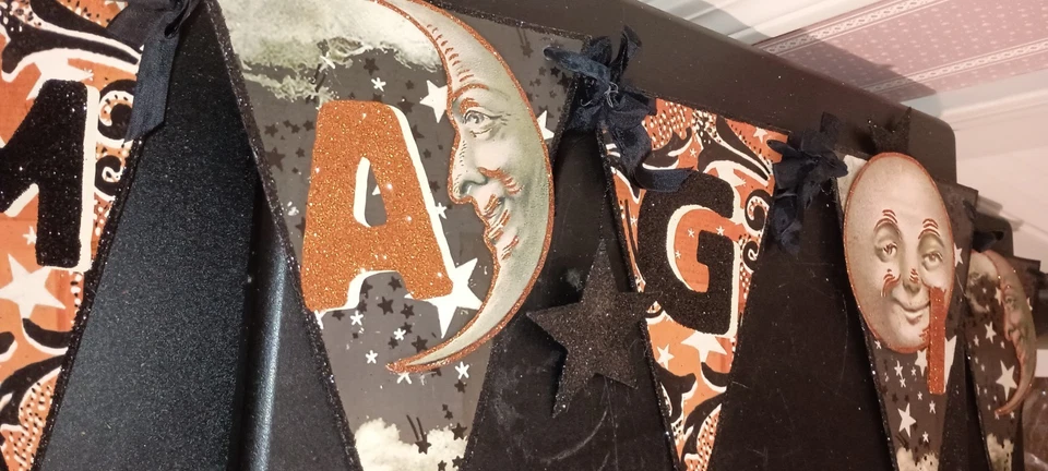 GUIRNALDA MÁGICA BETHANY LOWE-HALLOWEEN-NUEVA=2025 Foto 1 de 4