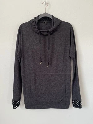 Sudadera con capucha para mujer Alala negra gris puños de celosía talla pequeña Foto 1 de 4