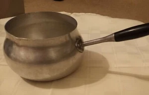 Vintage Aluminum Petite Melting Pot made in Italy. Light, charming - Picture 1 of 9