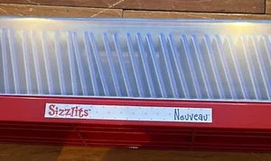 NEU Sizzix Sizzlits Alphabet Set Jugendstil mit Aufbewahrungskoffer - Bild 1 von 4