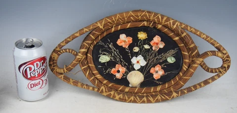 1950's  FOLK ART  OCALA FLORIDA  SOUVENIR PINE NEEDLE BASKET TRAY w/SEA SHELLS Cover