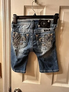 Youth Girls' Size 7 Miss Me Bermuda Blue Jean Shorts JK5465M4Medium Wash w/Bling - Picture 1 of 6