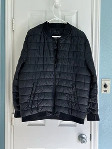 GUESS Men’s Logo Black Puffer Jacket Size Men’s Large Excellent Condition - Picture 1 of 6