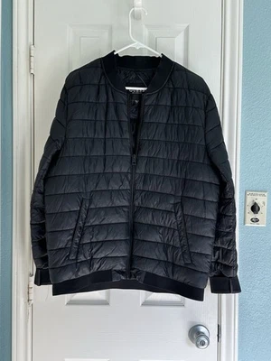GUESS Men’s Logo Black Puffer Jacket Size Men’s Large Excellent Condition - Image 1 of 4