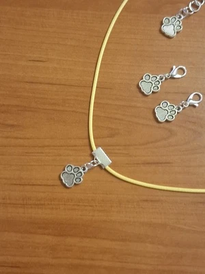 Set collana e orecchini zampa - Immagine 1 di 4
