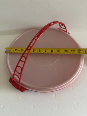 Tupperware 405-9 Red Divided Party Susan Vegetable Serving Tray with Lid &handle - Image 1 of 4