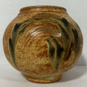 Hand Thrown Pottery Pot Vase Planter Vessel artist signed Glazed - Picture 1 of 8