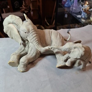 Tuskers Elephants: 'Gentle Touch' 90990, 2002, damaged - Picture 1 of 10