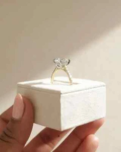 IGI Certified 2.10Ct Oval Cut VS1/G Lab Grown Diamond Ring 14k White Gold - Picture 1 of 8