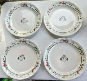 Pfaltzgraff Snow Village Dinner Plates 10 1/2 Inch Diameter Set of 4    dec21 - Picture 1 of 12