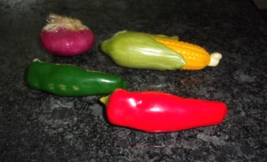 COUNTRY KITCHEN Ceramic Vegetables (FOUR) Farmhouse & Kitchen Decor - Picture 1 of 7