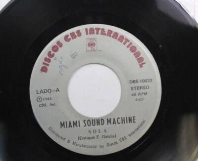 Hear! Latin Gloria Estefan 45 Miami Sound Machine - Sola / Quedemos Como Amigos - Image 1 of 2