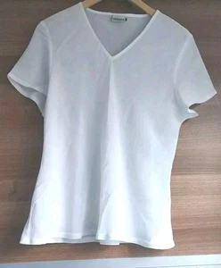Ladies C&A Smart White V Neck T-shirt Top Size 14-16 - Picture 1 of 5
