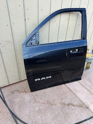 con abolladuras 2014 2016 2017 2018 2019 Dodge Ram 1500 puerta delantera izquierda OEM AY82406 Foto 1 de 2