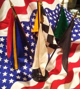 NASCAR RACING   FLAG SET    6 FLAGS + STAND     FORMULA 1 / NASCAR / MOTORSPORTS - Picture 1 of 1