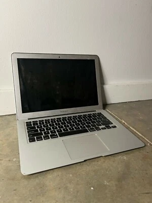 Macbook Air 2013 13" Laptop Core i5 1.3Ghz 4GB Ram 128GB SSD with charger bundle - Image 1 of 4